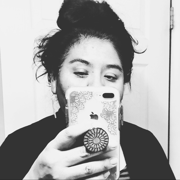 Meet your Posher, Sylvia - Picture 1 of 1